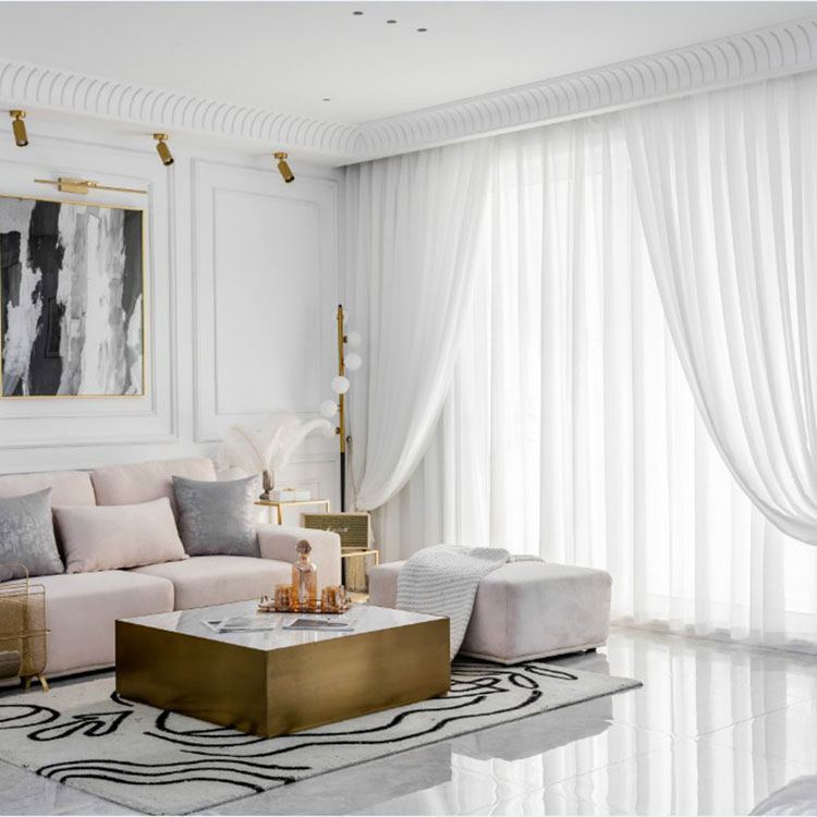 無地のシアーカーテンは家の雰囲気と機能性をどのように変えますか?